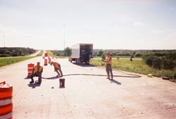 Polyurethane slabjacking can effectively lift highway slabs